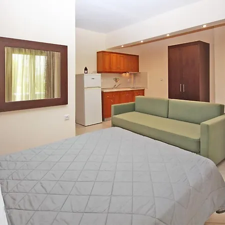 Stamos Apartments And Studios Vourvourou Room photo
